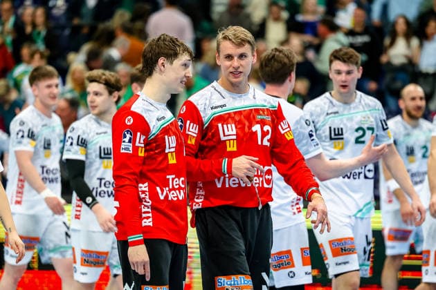 Julian Buchele FRISCH AUF Goeppingen, 01 and Kristian Saeveras FRISCH AUF Goeppingen, 12 Cheers of joy after the victory, SC DHfK Leipzig vs FRISCH AUF Goeppingen, Handball, 1 Bundesliga, Matchday 28, Season 2025 2026, 09 04 2026, SC DHfK Leipzig vs FRISCH AUF Goeppingen, Handball, 1 Bundesliga, Matchday 28, Season 2025 2026, 09 04 2026 Leipzig Copyright: xEibner-Pressefoto LauraxRoemerx EP_LRR