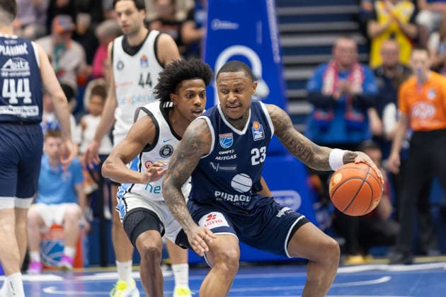 Ross Williams Hamburg, 34 , Charles Callison MBC, 23 , Syntainics MBC vs Veolia Towers Hamburg, Basketball, 1 Bundesliga, Men, Matchday 29, Season 2025 26, 10 04 2026 Weißenfels Stadthalle Sachsen Anhalt Germany
