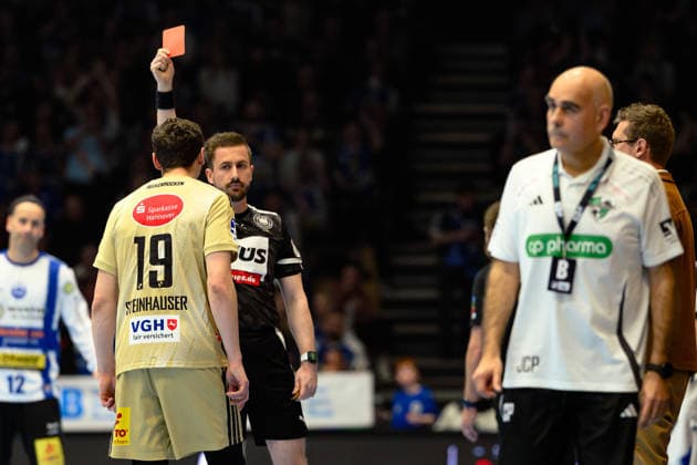 Marius Steinhauser TSV Hannover Burgdorf, 19 gets red GER, ThSV Eisenach against TSV Hannover Burgdorf, 1 Daikin Handballbundesliga, Handball, 28 Matchday, Season 2025 2026, 19 00 hrs, 10 04 2026 GER, ThSV Eisenach against TSV Hannover Burgdorf, 1 Daikin Handballbundesliga, Handball, 28 Matchday, Season 2025 2026, 19 00 hrs, 10 04 2026 Eisenach Copyright: xEibner-Pressefoto MartinxHerbstx EP_MHT