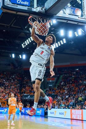 Dunking, Dunk by Demarcus Marquette Demonia BMA365 Bamberg Baskets, 08 GER, ratiopharm ulm vs BMA365 Bamberg Baskets, Basketball, 29 Matchday, EasyCredit BBL, Season 2025 2026, 11 04 2026 GER, ratiopharm ulm vs BMA365 Bamberg Baskets, Basketball, 29 Matchday, EasyCredit BBL, Season 2025 2026, 11 04 2026 New Ulm Copyright: xEibner-Pressefoto GeraldxOelze-dexStoppanyx EP_ODS