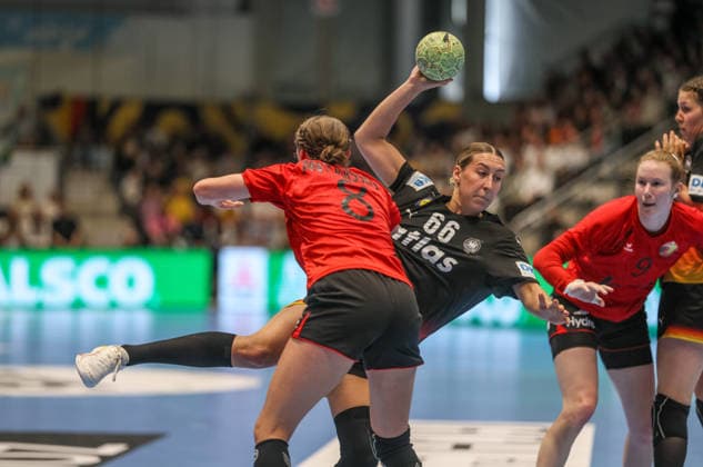 GER, Hamm, Germany vs Belgium, EHF EURO Qualifiers, Handball, EHF, Season 2025 2026, WESTPRESS arena, 6 Matchday in picture f l Nele Antonissen Belgium Handball Women 8 , Dana Bleckmann Germany DFB DFL REGULATIONS PROHIBIT ANY USE OF PHOTOGRAPHS AS IMAGE SEQUENCES AND OR QUASI VIDEO, 12 04 2026 Copyright: HMBxMedia HendrikxHamelau
