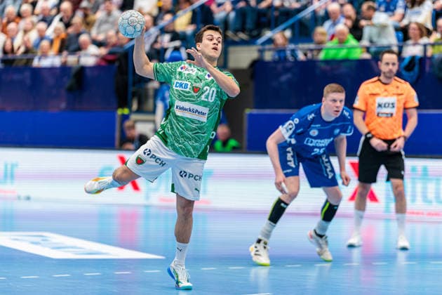 Seven-meter, Tim Freihoefer Fuechse Berlin, 20 GER, TBV Lemgo Lippe vs Fuechse Berlin, Handball, 1 Bundesliga, 28 Matchday, Season 2025 2026, 12 04 2026 GER, TBV Lemgo Lippe vs Fuechse Berlin, Handball, 1 Bundesliga, 28 Matchday, Season 2025 2026, 12 04 2026 Lemgo Copyright: xEibner-Pressefoto JanxRollingerx EP_JSK