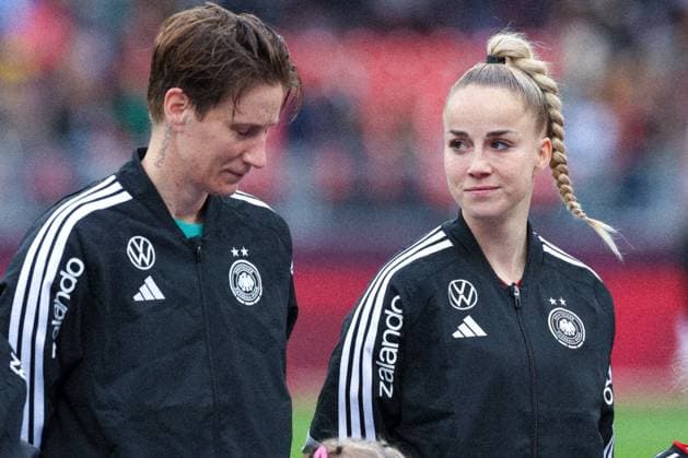 Ann Katrin Berger 1 Germany , left, and Giulia Gwinn 7 Germany , Germany vs. Austria, DFB, Football, Women, Womens World Cup Qualification, Group Stage, Group D, Matchday 3 of 6, Season 2025 26, 14 04 2026 Nuremberg Bavaria Germany Copyright: xkolbert-press MartinxAgüerax