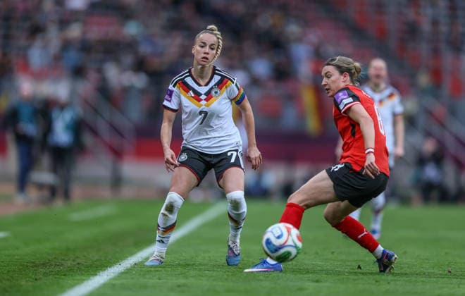 GER, Nuremberg, Germany vs. Austria, international match, football, FIFA, 2026 2027 season, World Cup qualification, Max Morlock Stadium, 3 matchday in picture f l Giulia Gwinn Germany Women 7 , Barbara Dunst Austria 8 DFB DFL REGULATIONS PROHIBIT ANY USE OF PHOTOGRAPHS AS IMAGE SEQUENCES AND OR QUASI VIDEO, 14 04 2026 Copyright: HMBxMedia HendrikxHamelau