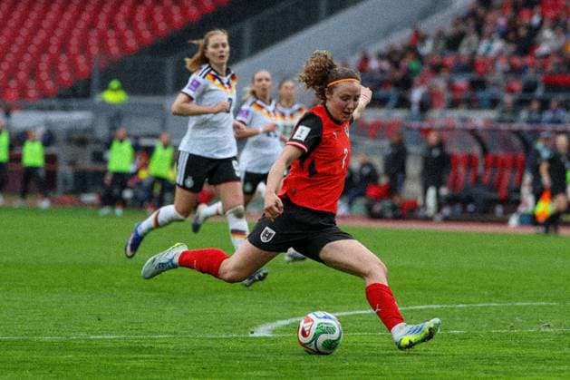 Melanie Brunnthaler 7 Austria with a shot on the German goal, behind her Sjoeke Nuesken 9 Germany , Germany vs. Austria, DFB, Soccer, Women, Womens World Cup Qualification, Group stage, Group D, Matchday 3 of 6, Season 2025 26, 14 04 2026 Nuernberg Bayern Germany Copyright: xkolbert-press MartinxAgüerax