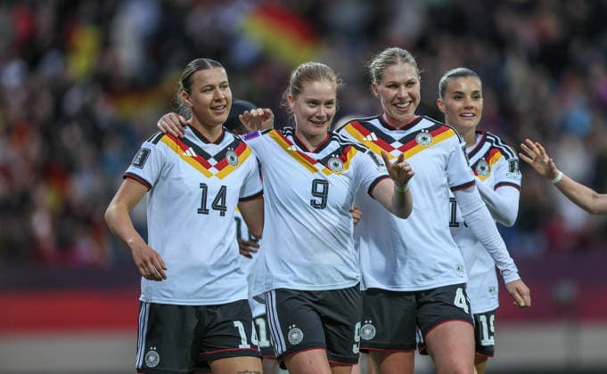 GER, Nuremberg, Germany vs. Austria, International match, Football, FIFA, 2026 2027 season, World Cup Qualification, Max Morlock Stadium, Matchday 3 in picture v l DFB DFL REGULATES PROHIBIT ANY USE OF PHOTOGRAPHS AS IMAGE SEQUENCES AND OR QUASI VIDEO, 14 04 2026 Copyright: HMBxMedia HendrikxHamelau