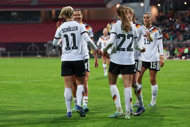 Goal celebration of the German womens national team after the 5 1 by Lea Schueller 11 Germany , Germany vs. Austria, DFB, Football, Women, Womens World Cup Qualification, Group stage, Group D, Matchday 3 of 6, Season 2025 26, 14 04 2026 Nuremberg Bavaria Germany Copyright: xkolbert-press MartinxAgüerax