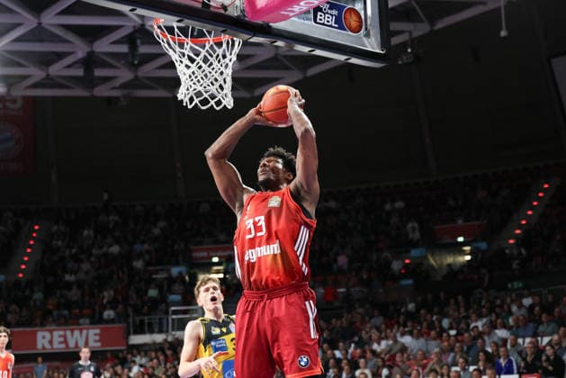 David McCormack FC Bayern Basketball, 33 with ball at the basket, GER, FC Bayern Basketball vs MHP Riesen Ludwigsburg, Basketball, easycredit Basketball Bundesliga, Matchday 13, Season 2025 2026, 14 04 2026, GER, FC Bayern Basketball vs MHP Riesen Ludwigsburg, Basketball, easycredit Basketball Bundesliga, Matchday 13, Season 2025 2026, 14 04 2026 Muenchen Copyright: xEibner-Pressefoto JennixMaulx EP_JML