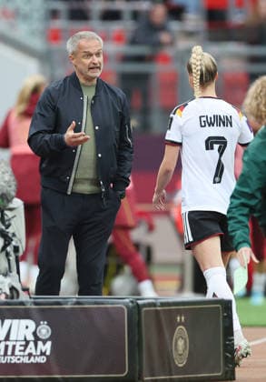 Christian Wück Trainer DFB - Giulia Gwinn Verletzung , , WM Frauen Qualifikation , Deutschland-Österreich , Fußball , Frauen , in den Max Morlock Stadion, in Nürnberg , Bayern , Deutschland. April 14 , 2026 . Photo by: Davide Elias IPA Photo Pressefoto DENL Copyright: xDavidexEliasx