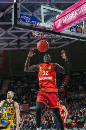 Dunk Wenyen Gabriel FC Bayern Basketball, 32 , GER, FC Bayern Basketball vs MHP Riesen Ludwigsburg, Basketball, easycredit Basketball Bundesliga, Matchday 13, Season 2025 2026, 14 04 2026, GER, FC Bayern Basketball vs MHP Riesen Ludwigsburg, Basketball, easycredit Basketball Bundesliga, Matchday 13, Season 2025 2026, 14 04 2026 Muenchen Copyright: xEibner-Pressefoto JennixMaulx EP_JML