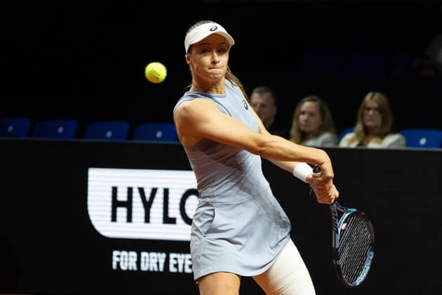 Zeynep Sonmez TUR in the picture on the ball, GER, Zeynep Sonmez vs Jasmine Paolini, Tennis, ATP Tournament, WTA 500, Porsche Tennis Grand Prix, 15 04 2026, GER, Zeynep Sonmez vs Jasmine Paolini, Tennis, ATP Tournament, WTA 500, Porsche Tennis Grand Prix, 15 04 2026, Stuttgart Copyright: xEibner-Pressefoto EdwardxCheungx EP_ECG