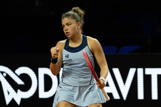 Jasmine Paolini ITA , Cheers, Emotion, Gesture, GER, Zeynep Sonmez vs Jasmine Paolini, Tennis, ATP Tournament, WTA 500, Porsche Tennis Grand Prix, 15 04 2026, GER, Zeynep Sonmez vs Jasmine Paolini, Tennis, ATP Tournament, WTA 500, Porsche Tennis Grand Prix, 15 04 2026, Stuttgart Copyright: xEibner-Pressefoto EdwardxCheungx EP_ECG