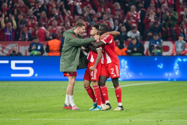 GER, Bavaria, Munich, Fussball, FC Bayern Munich - Real Madrid CF, at the Allianz Arena, Munich, Champions League, Quarter finals, second leg, April 15, 2026, from left: Josip Stanisic (FC Bayern Muenchen, 44), Luis Diaz (FC Bayern Muenchen, 14), Jonathan Tah (FC Bayern Muenchen, 4), Dayot Upamecano (FC Bayern Muenchen, 2), Torjubel, Freude, Emotionen, Jubel, Feiern, Goal Scored, Celebrate, goal celebration, joy, emotions, celebration, cheering, goal scored, celebrate UEFA regulations prohibit any use of photographs as image sequences and or quasi-video, Munich Allianz Arena Bavaria Germany Copyright: xMichaelxNibelx