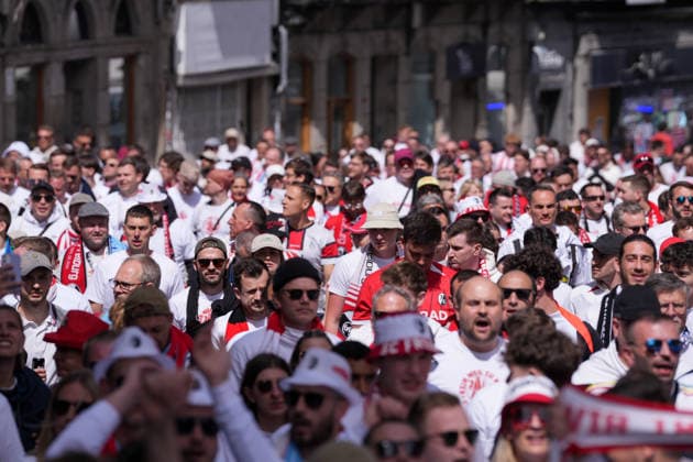 Spain, Football, UEFA Europa League, quarter-final, second leg, 2025 2026, RC Celta de Vigo vs SC Freiburg, 16 04 2026, Estadio Balaidos, Vigo, The Freiburg fans, Ultras on their way to the stadium, fan march, march, Corteo Vigo Estadio Balaidos Galicia, Pontevedra Spain Copyright: xArnexAmbergx