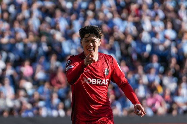 Spain, football, UEFA Europa League, quarter-final, second leg, 2025 2026, RC Celta de Vigo vs SC Freiburg, 16 04 2026, Estadio Balaidos, Vigo, Yuito Suzuki SC Freiburg, 14 goal celebration, emotions, goal shot, goal finish, goal success, goal, goal Vigo Estadio Balaidos Galicia, Pontevedra Spain Copyright: xArnexAmbergx