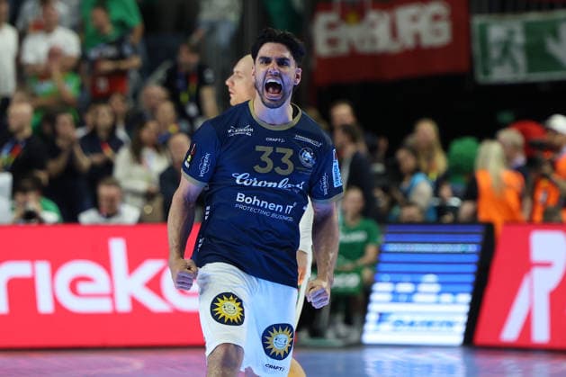 GER, Lanxess Arena Koeln, HBL, LIDL FINAL4, Men, 2 Semifinals Bergischer HC vs SC Magdeburg 18 04 2026, Lanxess Arena , Koeln , GER, Lanxess Arena Koeln, HBL, LIDL FINAL4, Men, 2 Semifinals Bergischer HC vs SC Magdeburg, in the picture BHC Eloy Morante Maldonado BHC 33 , is happy about the extension nordphotoxGmbHx xMeuter nph00351