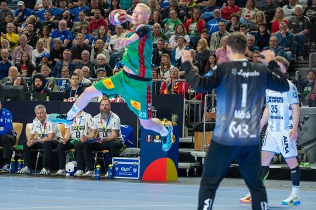 Magnus Saugstrup, Kreislaeufer, SC Magdeburg 23 ,Constantin Moestl, Goalkeeper TBV Lemgo Lippe 1 , TBV Lemgo Lippe SC Magdeburg, DHB Pokal Maenner, Herren, 6 Spieltag, Spiel um Platz 3, Daikin HBL, Lidl Final 4, 19 04 2026 Köln NRW Germany Copyright: xkolbert-press MartinxWdziecznyx