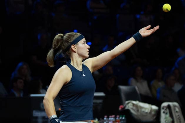 Karolina Muchova CZE in the picture on the ball, action, GER, Elena Rybakina vs Karolina Muchova, tennis, ATP tournament, WTA 500, Porsche Tennis Grand Prix, final, 19 04 2026, GER, Elena Rybakina vs Karolina Muchova, tennis, ATP tournament, WTA 500, Porsche Tennis Grand Prix, final, 19 04 2026, Stuttgart Copyright: xEibner-Pressefoto EdwardxCheungx EP_ECG