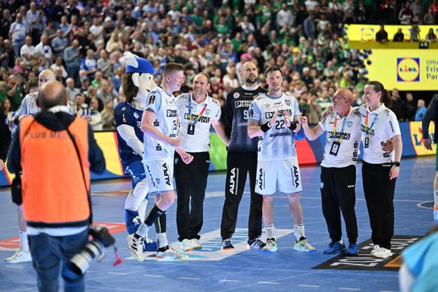 GER, Lanxess Arena Koeln, HBL, LIDL FINAL4, Men, match for 3rd place, TBV Lemgo Lippe vs SC Magdeburg 19 04 2026, Lanxess Arena , Koeln , GER, Lanxess Arena Koeln, HBL, LIDL FINAL4, Men, match for 3rd place, TBV Lemgo Lippe vs SC Magdeburg , in the picture after the end of the match the Lemgo team is happy about the victory and 3rd place nordphotoxGmbHx xMeuter nph00351
