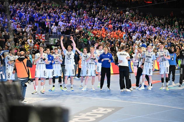 GER, Lanxess Arena Koeln, HBL, LIDL FINAL4, Men, match for 3rd place, TBV Lemgo Lippe vs SC Magdeburg 19 04 2026, Lanxess Arena , Koeln , GER, Lanxess Arena Koeln, HBL, LIDL FINAL4, Men, match for 3rd place, TBV Lemgo Lippe vs SC Magdeburg , in the picture after the end of the match the Lemgo team is happy about the victory and 3rd place nordphotoxGmbHx xMeuter nph00351