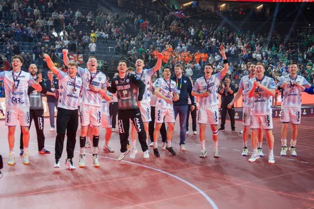 TBV Lemgo Lippe, Place 3, Celebration with the fans, TBV Lemgo Lippe SC Magdeburg, DHB Pokal Maenner, Herren, 6 Spieltag, Spiel um Platz 3, Daikin HBL, Lidl Final 4, 19 04 2026 Köln NRW Germany Copyright: xkolbert-press MartinxWdziecznyx