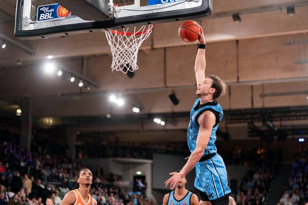 Niklas Wimberg Veolia Towers Hamburg, 17 at the Dunk, GER, Veolia Towers Hamburg vs RASTA Vechta, Basketball, Bundesliga, Matchday 30, Season 2025 2026, 19 04 2026 GER, Veolia Towers Hamburg vs RASTA Vechta, Basketball, Bundesliga, Matchday 30, Season 2025 2026, 19 04 2026 Hamburg Copyright: xEibner-Pressefoto MaxxVincenx EP_MVN