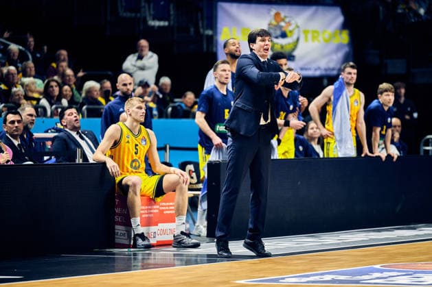Pedro Calles Alba Berlin, Head Coach , GER, ALBA Berlin vs Telekom Baskets Bonn, Basketball Men, easy Credit BBL, Season 2025 2026, Matchday 30, 20 04 2026 GER, ALBA Berlin vs Telekom Baskets Bonn, Basketball Men, easy Credit BBL, Season 2025 2026, Matchday 30, 20 04 2026 Berlin Copyright: xClaudiusxRauch,xEibner-Pressefotox xClaudiusxRauchx EP_CRH