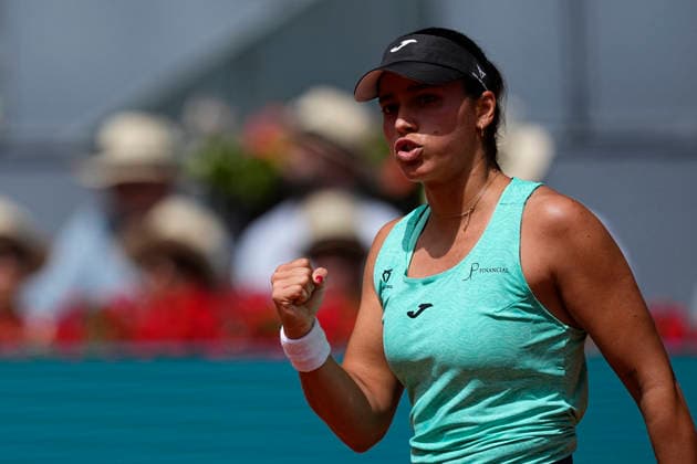 April 21, 2026, Madrid, Madrid, Spain: Jessica Bouzas of Spain plays against Beatriz Haddad Maia of Brazil during the Mutua Madrid Open 2026, ATP, Tennis Herren Masters 1000 and WTA, Tennis Damen 1000, at La Caja Magica on April 21, 2026 in Madrid, Spain. Madrid Spain - ZUMAa181 20260421_zaa_a181_100 Copyright: xOscarxJ.xBarrosox