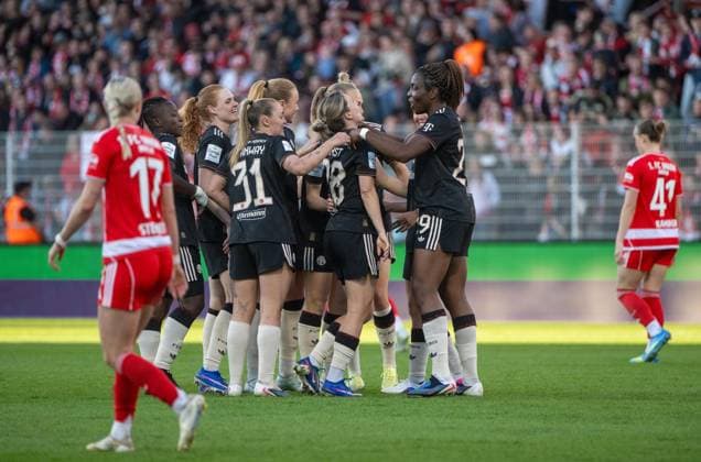 Soccer, Women, Season 2025 2026, Google Pixel Women Bundesliga 23 Matchday , 1 FC Union Berlin FC Bayern Munich, f l Stine Ballisager FC Bayern Munich , Georgia Stanway FC Bayern Munich , Pernille Harder FC Bayern Munich , Edna Imade FC Bayern Munich , cheering after goal to 1 2, far left Judith Steinert 1 Women 1 FC Union , far right Lia Kamber 1 Women 1 FC Union , 22 04 2026, Copyright: xMatthiasxKochx
