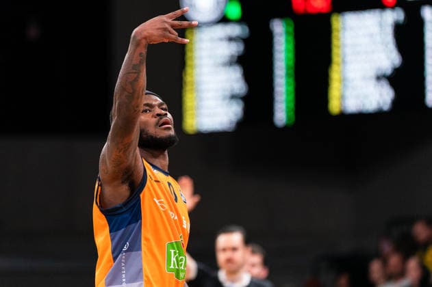 TJ Crockett Jr Rostock Seawolves, 0 cheers cheers, GER, Veolia Towers Hamburg vs Rostock Seawolves, Basketball, Bundesliga, Matchday 13, Season 2025 2026, 22 04 2026 GER, Veolia Towers Hamburg vs Rostock Seawolves, Basketball, Bundesliga, Matchday 13, Season 2025 2026, 22 04 2026 Hamburg Copyright: xEibner-Pressefoto MaxxVincenx EP_MVN