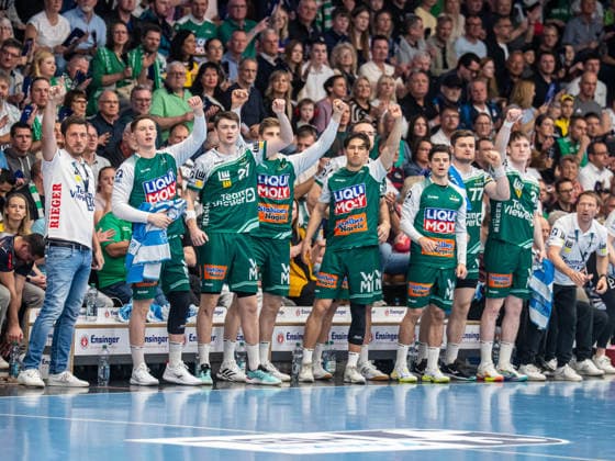 Cheering on the bench of Frisch Auf Goeppingen, Frisch Auf Goeppingen vs Rhein Neckar Loewen, Handball, 1 Bundesliga, Men, Season 2025 2026, 23 04 2026, Frisch Auf Goeppingen vs Rhein Neckar Loewen, Handball, 1 Bundesliga, Men, Season 2025 2026, 23 04 2026 Goeppingen Copyright: xEibner-Pressefoto MichaelxSchmidx EP_MST