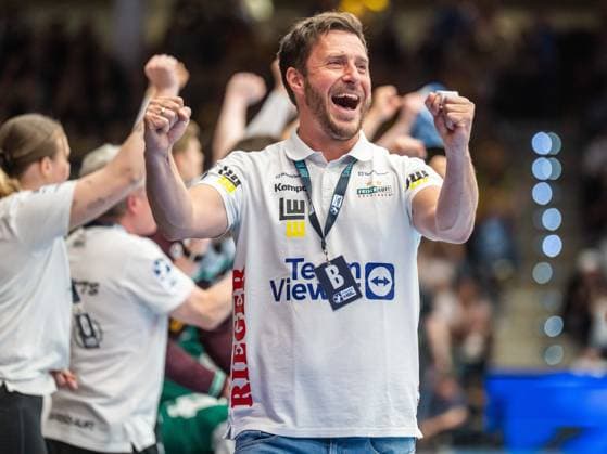 Ben Matschke, Head Coach Frisch Auf Goeppingen cheers exuberantly, Frisch Auf Goeppingen vs Rhein Neckar Loewen, Handball, 1 Bundesliga, Men, Season 2025 2026, 23 04 2026, Frisch Auf Goeppingen vs Rhein Neckar Loewen, Handball, 1 Bundesliga, Men, Season 2025 2026, 23 04 2026 Goeppingen Copyright: xEibner-Pressefoto MichaelxSchmidx EP_MST