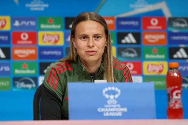 Klara Buehl FC Bayern Muenchen, 17 at the press conference, GER, International press conference, FC Bayern Muenchen, Football, UEFA Womens Champions League, semi-final, first leg, 2025 2026 season, 24 04 2026, GER, International press conference, FC Bayern Muenchen, Football, UEFA Womens Champions League, semi-final, first leg, 2025 2026 season, 24 04 2026 Muenchen Copyright: xEibner-Pressefoto JennixMaulx EP_JML