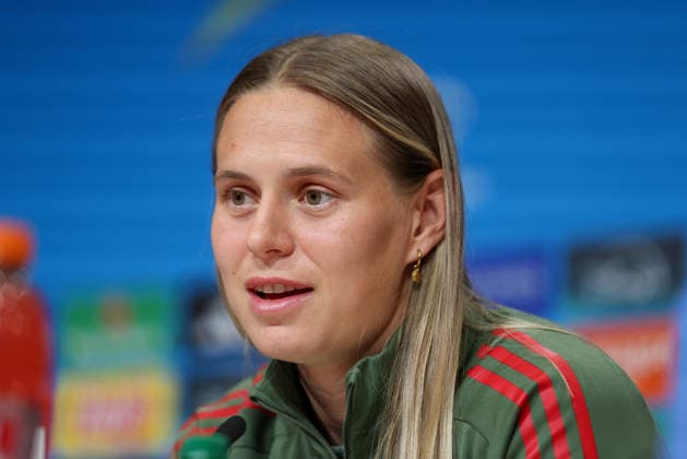 Klara Buehl FC Bayern Muenchen, 17 at the press conference, GER, International press conference, FC Bayern Muenchen, Football, UEFA Womens Champions League, semi-final, first leg, 2025 2026 season, 24 04 2026, GER, International press conference, FC Bayern Muenchen, Football, UEFA Womens Champions League, semi-final, first leg, 2025 2026 season, 24 04 2026 Muenchen Copyright: xEibner-Pressefoto JennixMaulx EP_JML