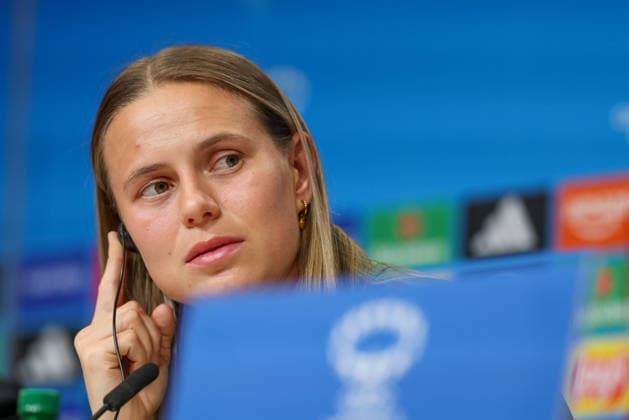 Klara Buehl FC Bayern Muenchen, 17 at the press conference, GER, International press conference, FC Bayern Muenchen, Football, UEFA Womens Champions League, semi-final, first leg, 2025 2026 season, 24 04 2026, GER, International press conference, FC Bayern Muenchen, Football, UEFA Womens Champions League, semi-final, first leg, 2025 2026 season, 24 04 2026 Muenchen Copyright: xEibner-Pressefoto JennixMaulx EP_JML