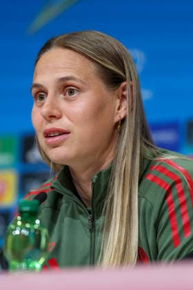 Klara Buehl FC Bayern Muenchen, 17 at the press conference, GER, International press conference, FC Bayern Muenchen, Football, UEFA Womens Champions League, semi-final, first leg, 2025 2026 season, 24 04 2026, GER, International press conference, FC Bayern Muenchen, Football, UEFA Womens Champions League, semi-final, first leg, 2025 2026 season, 24 04 2026 Muenchen Copyright: xEibner-Pressefoto JennixMaulx EP_JML