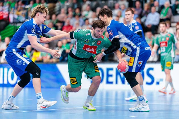 f l Tillmann Leu ThSV Eisenach, 99 , Mika Laurin Sajenev GWD Minden, 21 , Moritz Ende ThSV Eisenach, 21 GER, GWD Minden vs ThSV Eisenach, Handball, 1 Bundesliga, Matchday 29, Season 2025 2026, 24 04 2026 GER, GWD Minden vs ThSV Eisenach, Handball, 1 Bundesliga, Matchday 29, Season 2025 2026, 24 04 2026 Minden Copyright: xEibner-Pressefoto JanxRollingerx EP_JSK