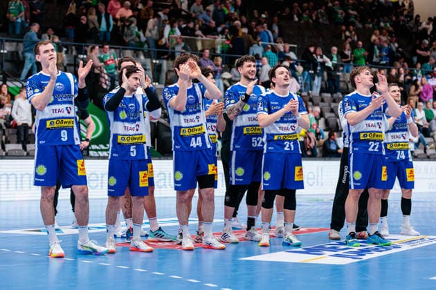Team ThSV Eisenach celebrating after 29 34 victory GER, GWD Minden vs ThSV Eisenach, Handball, 1 Bundesliga, Matchday 29, Season 2025 2026, 24 04 2026 GER, GWD Minden vs ThSV Eisenach, Handball, 1 Bundesliga, Matchday 29, Season 2025 2026, 24 04 2026 Minden Copyright: xEibner-Pressefoto JanxRollingerx EP_JSK