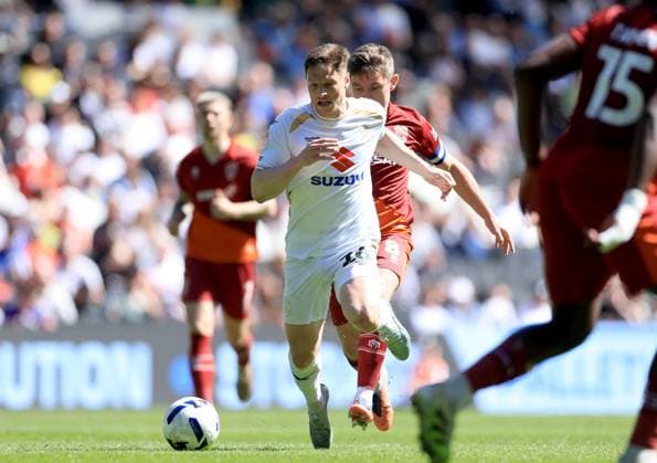 Ben Wiles of Milton Keynes Dons is fouled by Sam Finley of Tranmere Rovers Milton Keynes Dons v Tranmere Rovers, EFL Sky Bet League Two, Football, Stadium MK, Milton Keynes, UK - 25 Apr 2026Milton Keynes Stadium MK United Kingdom EDITORIAL USE ONLY No use with unauthorised audio, video, data, fixture lists, club league logos or live services. Online in-match use limited to 120 images, no video emulation. No use in betting, games or single club league player publications. Copyright: xGeorgexTewkesbury Shutterstockx 16838787ag