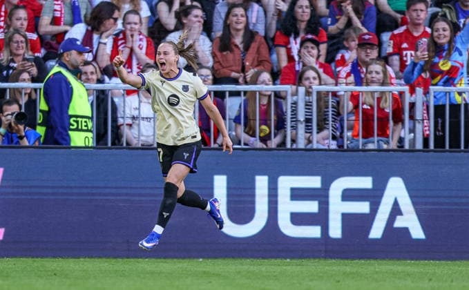 GER, Munich, Bayern Munich vs FC Barcelona, WomenÂs Champions League, Football, UEFA, 2025 2026 season, Allianz Arena, semi-final, first leg in picture Ewa Pajor FC Barcelona 17 goal, joy, jubilation and emotion, goal DFB DFL REGULATIONS PROHIBIT ANY USE OF PHOTOGRAPHS AS IMAGE SEQUENCES AND OR QUASI VIDEO, 25 04 2026 Copyright: HMBxMedia HendrikxHamelau