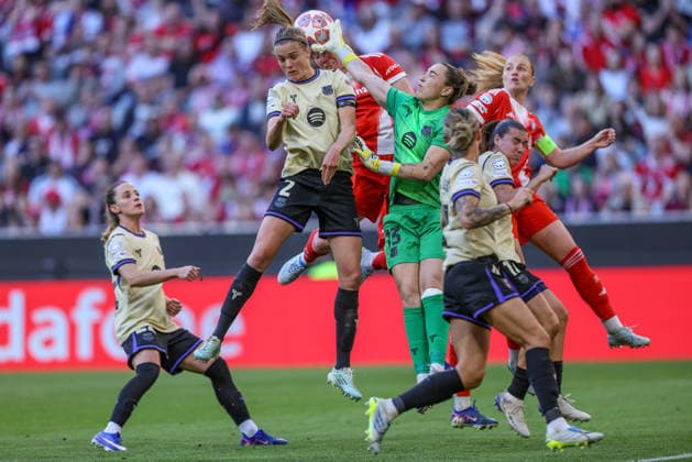 GER, Munich, Bayern Munich vs FC Barcelona, WomenÂs Champions League, Football, UEFA, Season 2025 2026, Allianz Arena, Semifinal, First leg in picture f l Irene Paredes FC Barcelona 2 , Cata Coll FC Barcelona 13 DFB DFL REGULATIONS PROHIBIT ANY USE OF PHOTOGRAPHS AS IMAGE SEQUENCES AND OR QUASI VIDEO, 25 04 2026 Copyright: HMBxMedia HendrikxHamelau