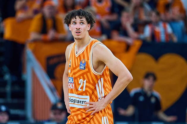 Portrait, Portraet, Release of Alec Anigbata ratiopharm ulm, 21 GER, ratiopharm ulm vs Veolia Towers Hamburg, Basketball, 31 Matchday, EasyCredit BBL, Season 2025 2026, 25 04 2026 GER, ratiopharm ulm vs Veolia Towers Hamburg, Basketball, 31 Matchday, EasyCredit BBL, Season 2025 2026, 25 04 2026 New Ulm Copyright: xEibner-Pressefoto GeraldxOelze-dexStoppanyx EP_ODS