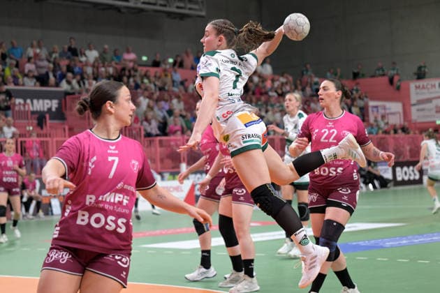 Lea Watzl FrischAuf Goeppingen, 07 at the throw goal TusSies Metzingen vs FrischAuf Goeppingen , Handball, Alsco HBF, 2 Play Off League Matchday, Season 2025 2026, 25 04 2026 TusSies Metzingen vs FrischAuf Goeppingen , Handball, Alsco HBF, 2 Play Off League Matchday, Season 2025 2026, 25 04 2026 Tuebingen Copyright: xEibner-Pressefoto TobiasxBaurx EP_TBR