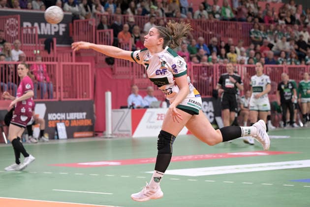 Lea Watzl FrischAuf Goeppingen, 07 at the throw goal TusSies Metzingen vs FrischAuf Goeppingen , Handball, Alsco HBF, 2 Play Off League Matchday, Season 2025 2026, 25 04 2026 TusSies Metzingen vs FrischAuf Goeppingen , Handball, Alsco HBF, 2 Play Off League Matchday, Season 2025 2026, 25 04 2026 Tuebingen Copyright: xEibner-Pressefoto TobiasxBaurx EP_TBR