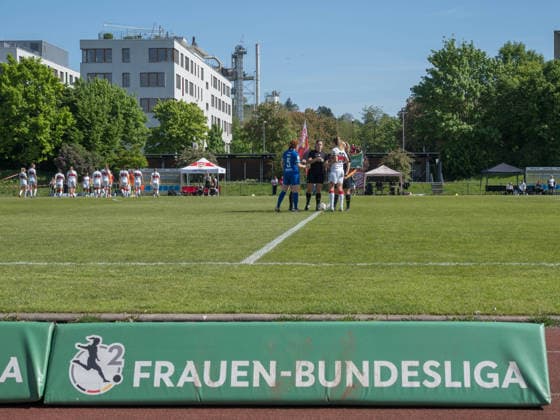 Bande Frauen Bundesliga with match officials VfB Stuttgart and SV Meppen and referees GER, VfB Stuttgart vs SV Meppen, Football, 2 Frauen Bundesliga, Matchday 23, Season 2025 2026, 26 04 2026 GER, VfB Stuttgart vs SV Meppen, Football, 2 Frauen Bundesliga, Matchday 23, Season 2025 2026, 26 04 2026 Stuttgart Copyright: xEibner-Pressefoto CarstenxSchwerx EP_CSG