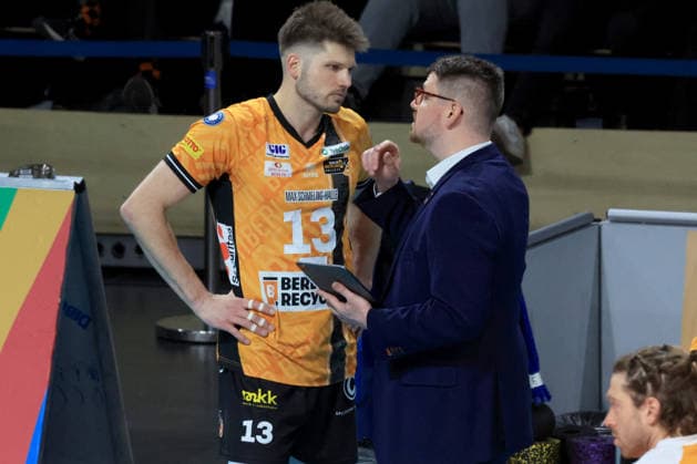 DEU, DVV, 1 VBL, BR Volleys vs Friedrichshafen, 26 04 2026, Max Schmeling Halle, Berlin, DEU, DVV, 1 VBL, BR Volleys vs Friedrichshafen, in the picture Co Coach Markus Steuerwald BR Volleys , Ruben Schott BR Volleys 13 nordphotoxGmbHx xEngler nph00076