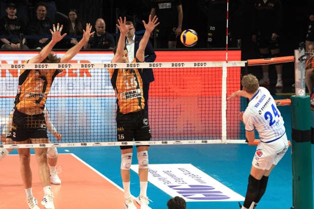 DEU, DVV, 1 VBL, BR Volleys vs Friedrichshafen, 26 04 2026, Max Schmeling Halle, Berlin, DEU, DVV, 1 VBL, BR Volleys vs Friedrichshafen, in the picture Matthew Knigge BR Volleys 2 , Moritz Reichert BR Volleys 15 , Jonas Van Huizen Friedrichshafen 24 nordphotoxGmbHx xEngler nph00076