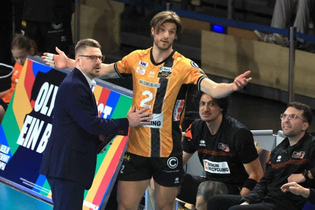 DEU, DVV, 1 VBL, BR Volleys vs Friedrichshafen, 26 04 2026, Max Schmeling Halle, Berlin, DEU, DVV, 1 VBL, BR Volleys vs Friedrichshafen, in the picture Co Coach Markus Steuerwald BR Volleys , Matthew Knigge BR Volleys 2 , Nehemiah Mote BR Volleys 5 nordphotoxGmbHx xEngler nph00076