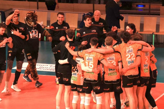 DEU, DVV, 1 VBL, BR Volleys vs Friedrichshafen, 26 04 2026, Max Schmeling Halle, Berlin, DEU, DVV, 1 VBL, BR Volleys vs Friedrichshafen, in the picture BR Volleys players circle nordphotoxGmbHx xEngler nph00076