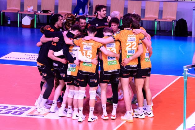 DEU, DVV, 1 VBL, BR Volleys vs Friedrichshafen, 26 04 2026, Max Schmeling Halle, Berlin, DEU, DVV, 1 VBL, BR Volleys vs Friedrichshafen, in the picture BR Volleys players circle nordphotoxGmbHx xEngler nph00076